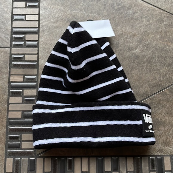 VANS BREAKIN CURFEW KNIT CUFF BEANIE ADULT HAT BLACK WHITE VN0A5GUV2UC WOMENS - Picture 8 of 16